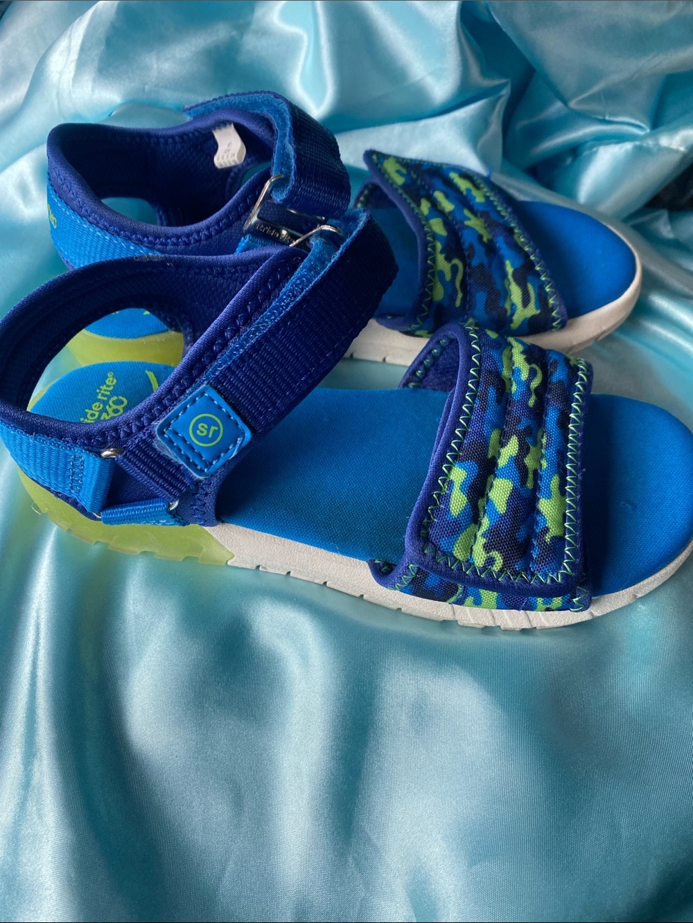 Stride Rite 360 Blue and Green Camo Strap Sandals